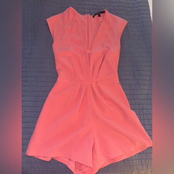 Guess Romper - Picture 1 of 3